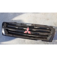 Решетка радиатора MITSUBISHI PAJERO (1999-2006) 2002 MR376661