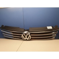 Решетка радиатора Volkswagen Touareg 2010-2018 7P6853651LZLL