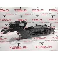 Консоль салона (центральная часть) Tesla Model X 2016 1048804-00-A,1057379-00-D,1055149-00-C