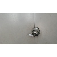 Подушка крепления двигателя левая Volkswagen Passat 5 2000-2005 2004 8D0199379AE