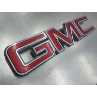 gmc сьерра 1500 логотип решетка эмблема передняя 23122159