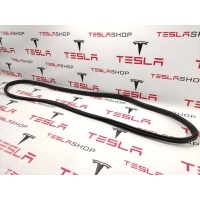 Уплотнитель дверного проема переднего прав. Tesla Model X 2016 1459237-00-E