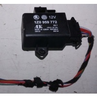 Реле подогрева сиденья 1z0959772 volkswagen skoda