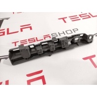 кронштейн (крепление) левый Tesla Model X 2016 1059180-00-A