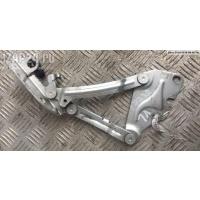 Петля (кронштейн) капота Левая Volkswagen Golf-5 Plus 2007 5M0823301