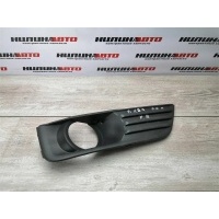 Решетка противотуманной фары правая FORD Focus 2 1337347