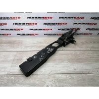 Накладка петли капота правая FORD Focus 2 1363586