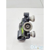 Ролик двери сдвижной Volkswagen Caddy 2005 2k0843335a