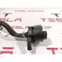 Насос антифриза дополнительный Tesla Model X 1 2017 1035348-00-F,1067473-00-H