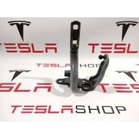 петля двери задней Tesla Model X 1 2017 1898789