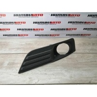 Решетка противотуманной фары правая FORD Focus 2 1337347