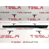 накладка двери (крышки) багажника задней левой Tesla Model X 1 2017 1035826-12-B