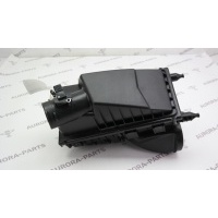 Корпус воздушного фильтра (4.4L DOHC DITC V8 Diesel) LH Land Rover Range Rover 30DDTX L405 2012 LR095790