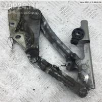 Петля (кронштейн) капота Левая Volkswagen Golf-5 Plus 2005