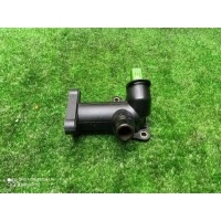 фланец двигателя системы охлаждения Volkswagen Passat (B5+) (2000-2005) 058121133B