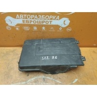 крышка аккумулятора Volkswagen Golf 5 (2003-2009) 2004 1K0915443A