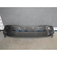 Решетка в бампер центральная Toyota Camry V70 5310233160