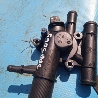Корпус термостата RENAULT Trafic 2001- 2003 8200674369