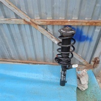 Амортизатор передний правый VW Tiguan 2011-2016 2012 5N0413031AK