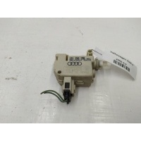 Замок лючка топливного бака Volkswagen Golf-4 2000 3B0959781