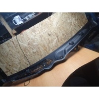Жабо Mercedes C-Class W204 2012 A2048303213