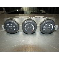 Блок управления климатической установкой NISSAN X-Trail (T30) 2001-2006 27500ES70A