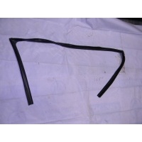 Уплотнитель стекла двери HYUNDAI Sonata VI 2010-2014 825403S000