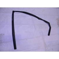 Уплотнитель стекла двери HYUNDAI Sonata VI 2010-2014 835403S000