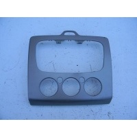 Рамка магнитолы FORD Focus II 2008-2011 1501422