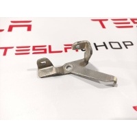 кронштейн Tesla Model X 2017 1101850-00-B