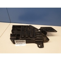 Кронштейн фары правый Land Rover Discovery Sport 2014- LR066964
