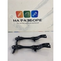 крепление аккумулятора Toyota Land Cruiser 200 2008 74404-60150