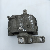 подушка двигателя audi a3 8p 2.0tdi bkd 1k0199262af
