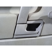 ручка внутренняя двери передней левой L ПЕРЕДНЯЯ. Volkswagen Transporter T4 1999 701837019A