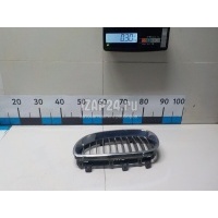 Решетка радиатора левая BMW 5-серия E60/E61 (2003 - 2009) 51137065701