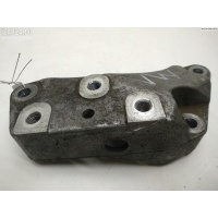 Кронштейн КПП опорный Volkswagen Passat B6 2005