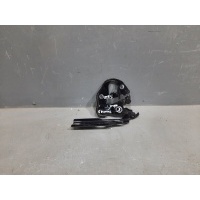Петля капота левая Volkswagen Touareg CR 760823301C