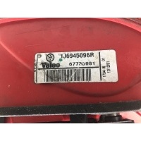 Фонарь задний правый Volkswagen Golf 4 2002 1J6945096R