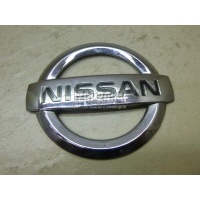 Эмблема на крышку багажника Nissan Micra (K12E) (2002 - 2010) 90890AX600