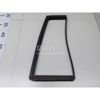 Уплотнитель форточки правой Nissan Patrol (Y61) (1997 - 2009) 82272VB000