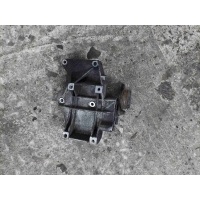 Кронштейн компрессора кондиционера Volkswagen Passat B5 1999 058260885c
