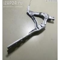 Петля (кронштейн) капота Левая Skoda Octavia mk2 (A5) 2007 1z0823301c