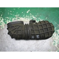 Патрубок воздушного фильтра Audi 100 1993 054133357b