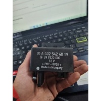 Mercedes - benz oe a0025424019 реле свечи