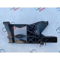 крепление фары (кронштейн фары) правой Audi RS 6 C7 2014 4G0805608