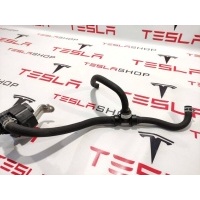 Патрубок радиатора Tesla Model X 2017 1041566-00-E