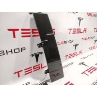 Накладка наружная декоративная правая Tesla Model X 2017 1095001-00-B,1041358-00-C