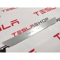 Накладка на порог Tesla Model 3 2019 1090844-00-C