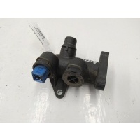 Фланец (тройник) системы охлаждения Volkswagen Passat B5 1997 058121133B