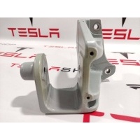 кронштейн двигателя Tesla Model S 2015 1031049-S0-F